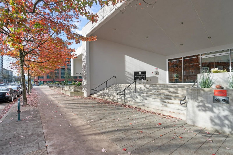 608 - 2979 Glen Drive
