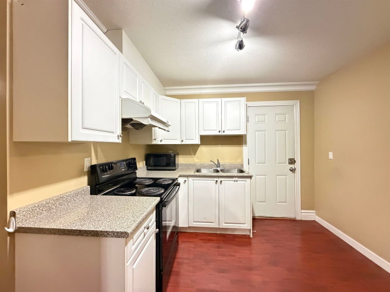 1BD - 7730 Nelson Avenue