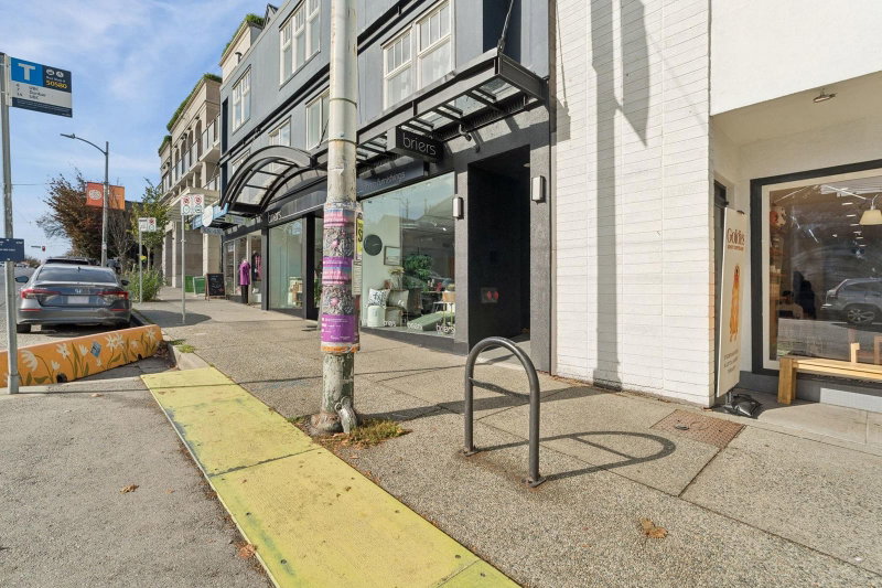 8 - 2023 W 4th Avenue