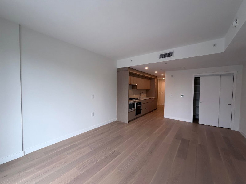 4xx - 5212 Cambie Street