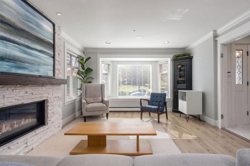 35 15th Avenue W