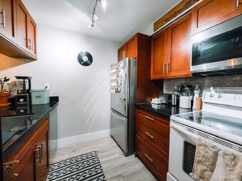 205 - 1270 Robson Street