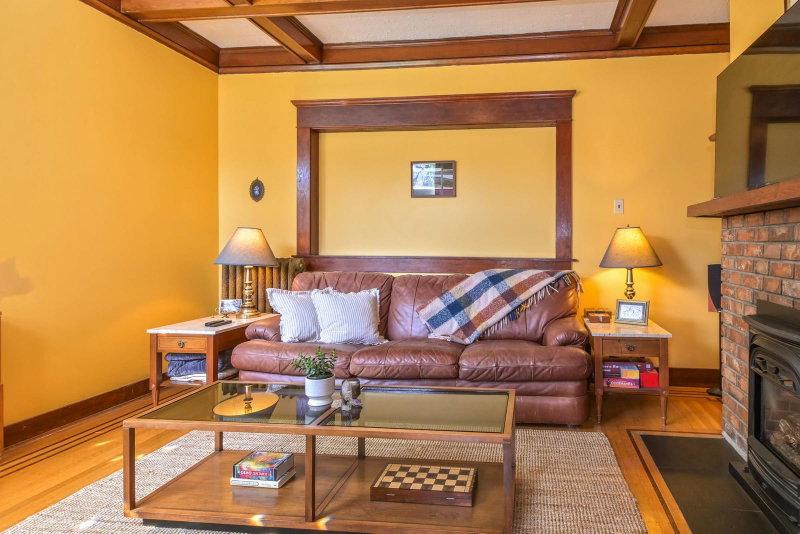 3422 - - 3424 2nd Avenue W