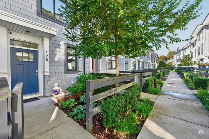 125 - 15235 Sitka Drive