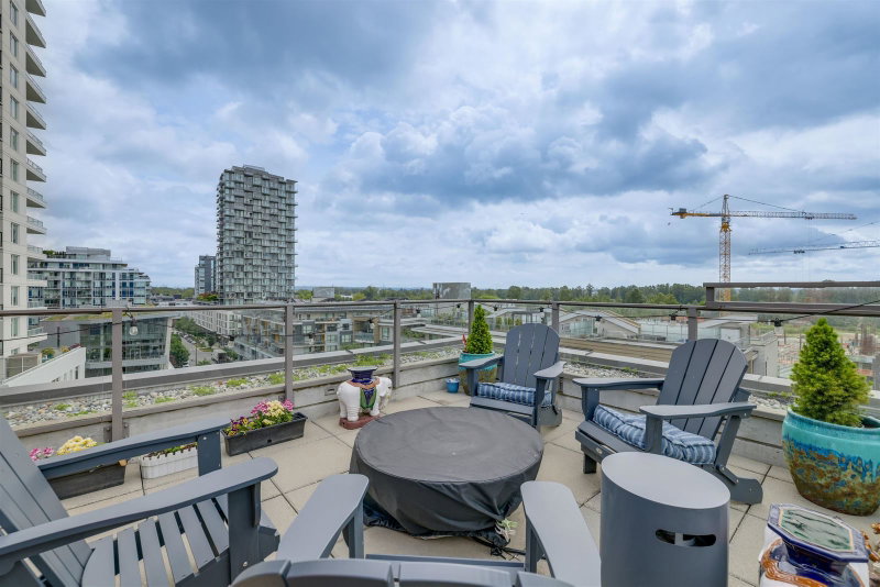 702 - 3451 Sawmill Crescent