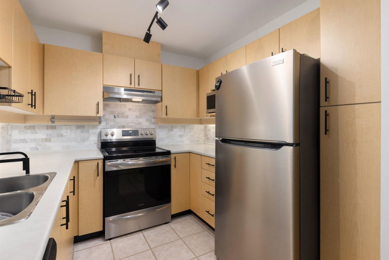 415 - 7038 21st Avenue