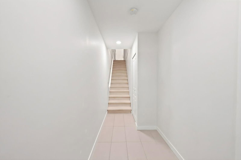43 - 5551 Admiral Way