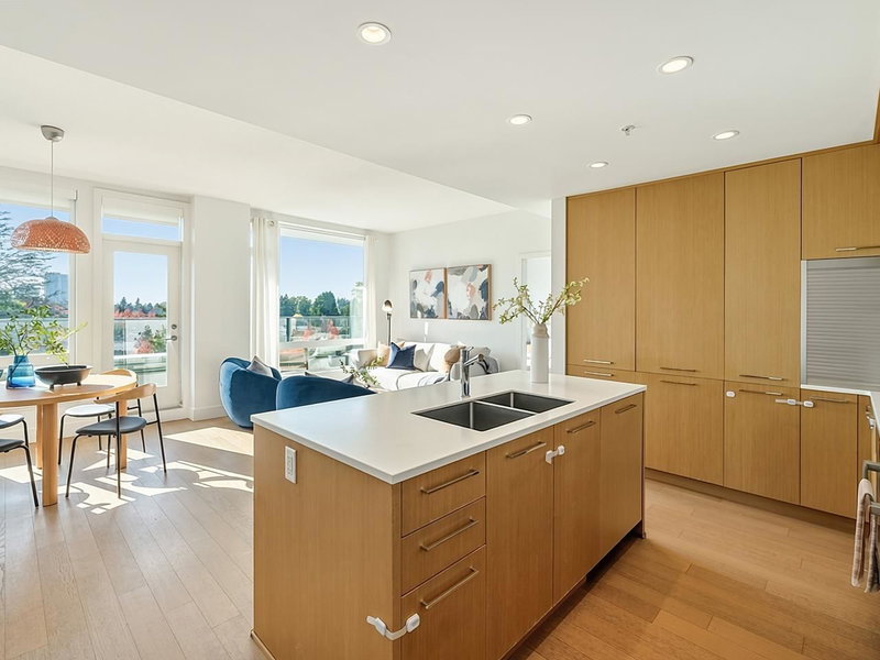 605 - 5115 Cambie Street