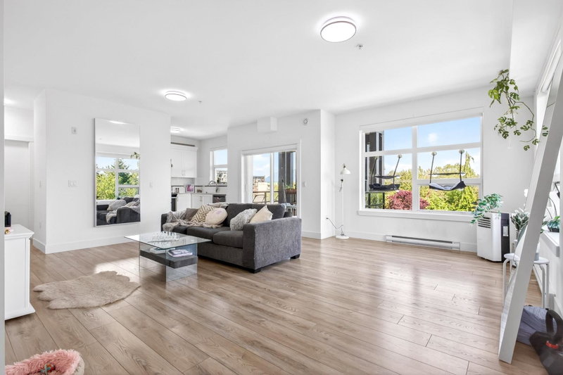 403 - 22577 Royal Crescent