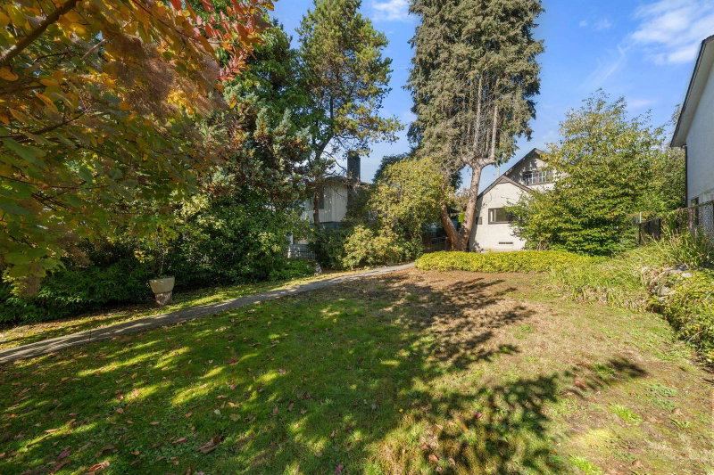 652 14th Street W
