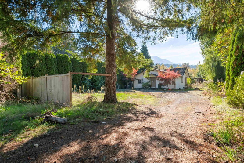 46574 Chilliwack Lake Road