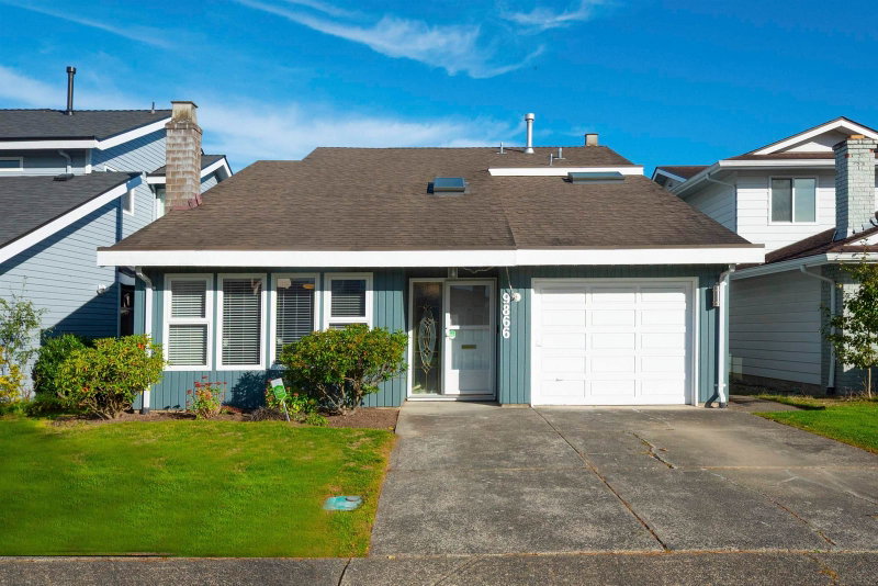 9866 Ashwood Drive