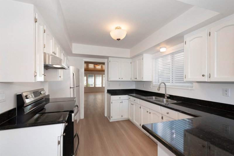 9866 Ashwood Drive