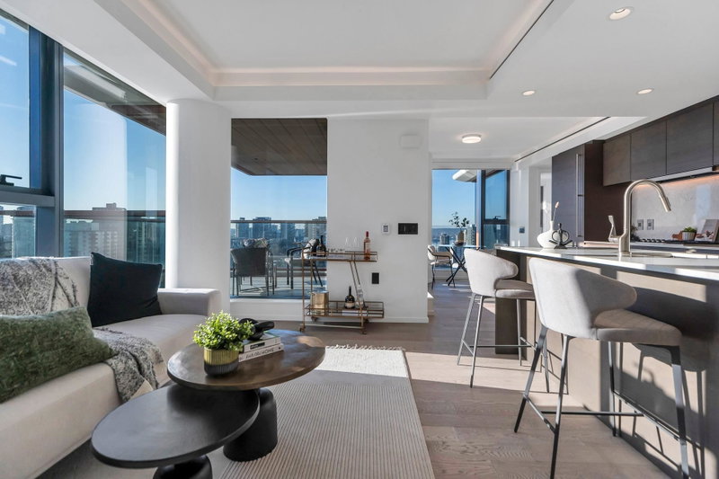 1106 - 1482 Robson Street