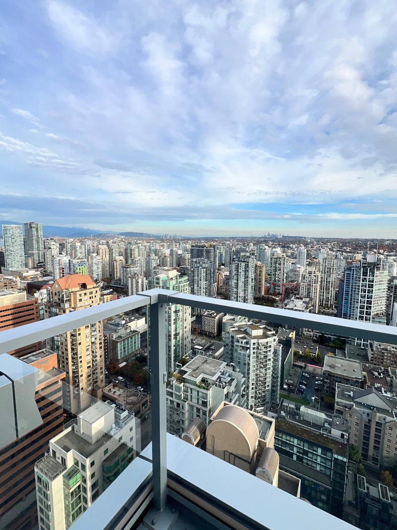 3405 - 1277 Hornby