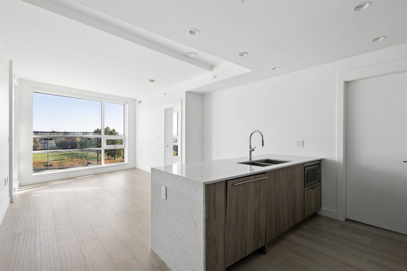 401 - 7638 Cambie Street