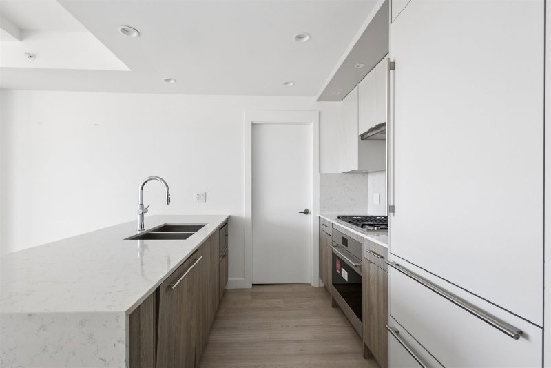 401 - 7638 Cambie Street