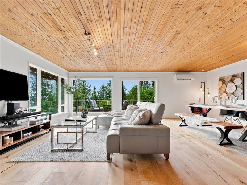 325 Bayview Place
