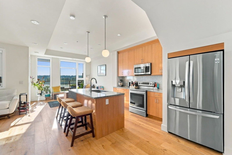 303 - 250 Columbia Street
