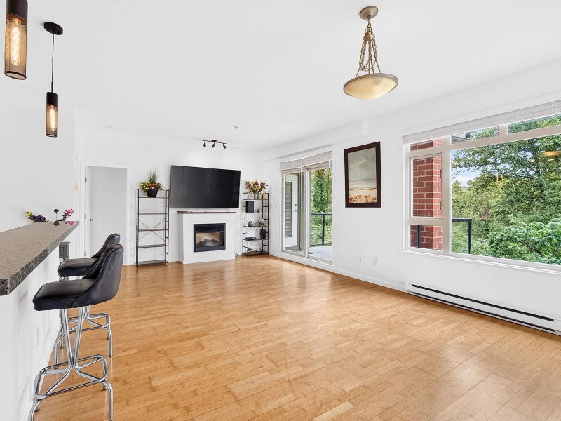 304 - 100 Capilano Road