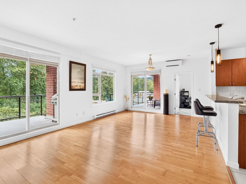 304 - 100 Capilano Road