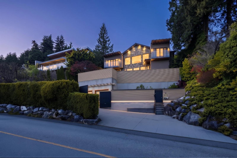 855 Anderson Crescent