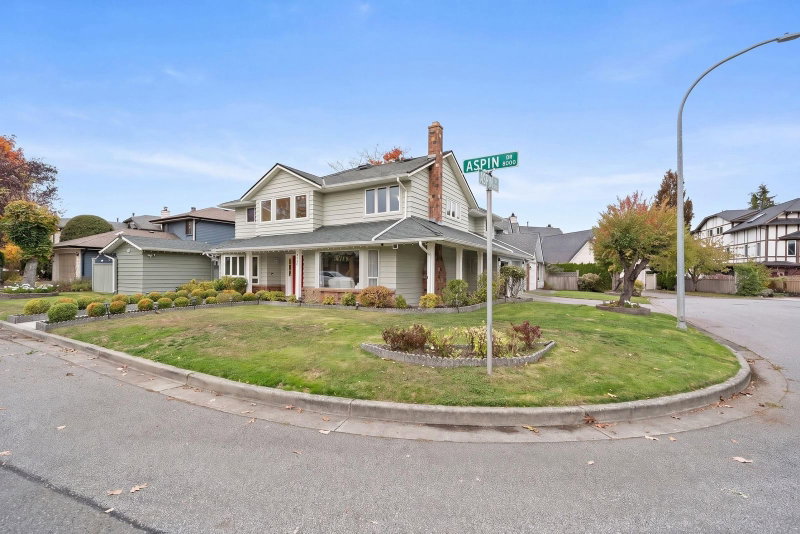 8260 Aspin Drive