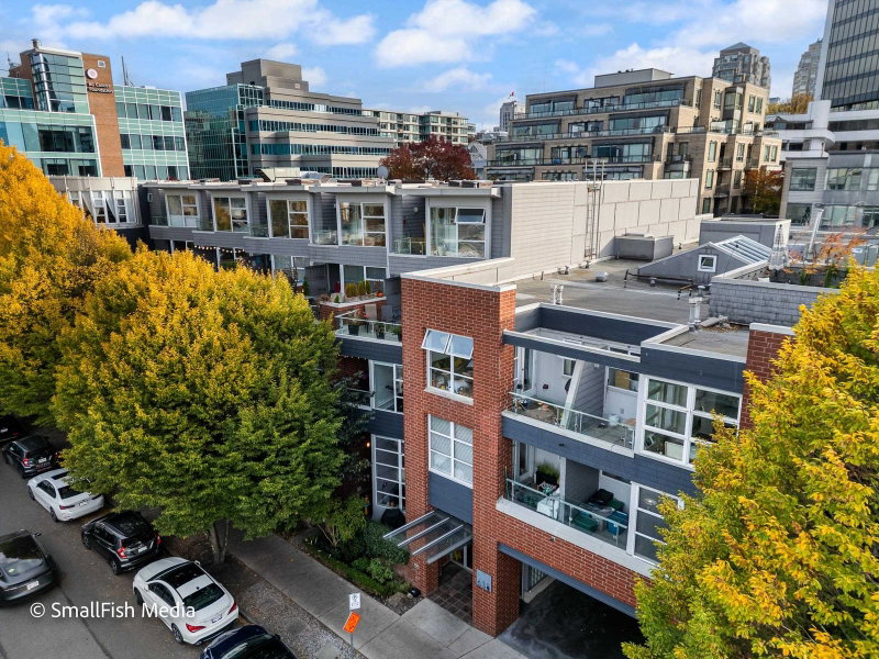 322 - 638 7th Avenue W