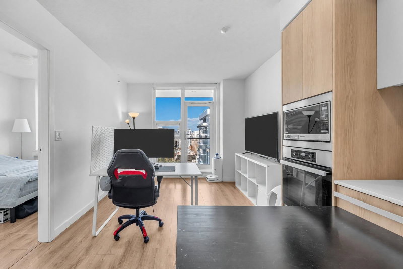 1304 - 6633 Buswell Street