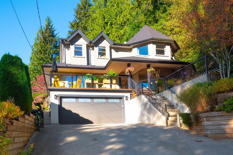4592 Cove Cliff Road