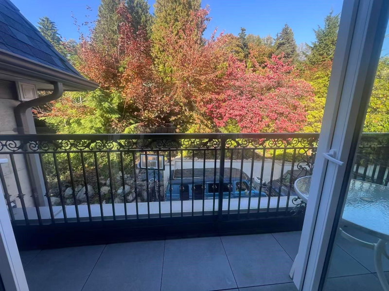 Upstairs - 1310 Tyrol Road
