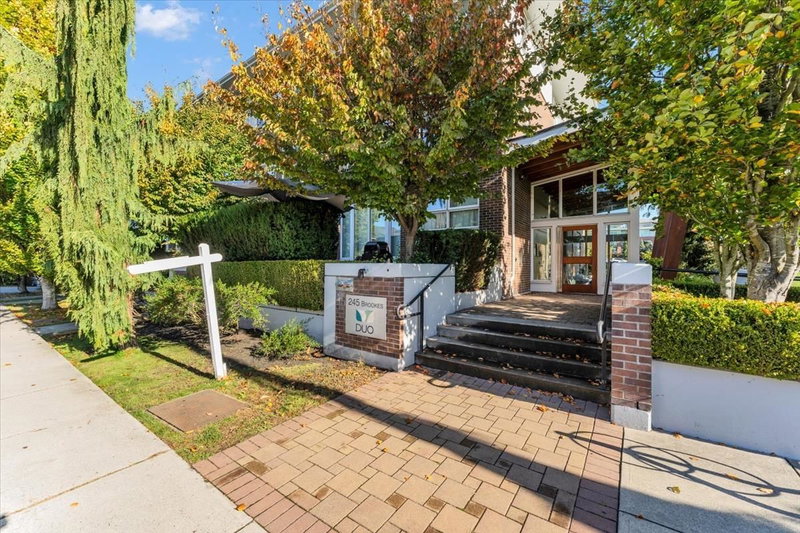 302 - 245 Brookes Street