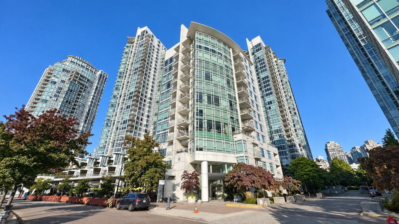 701 - 1111 Marinaside Crescent