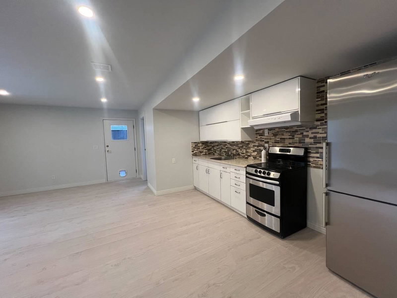 Suite - 12505 231 St