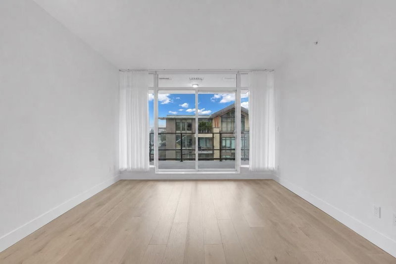 405 - 2785 Library Lane