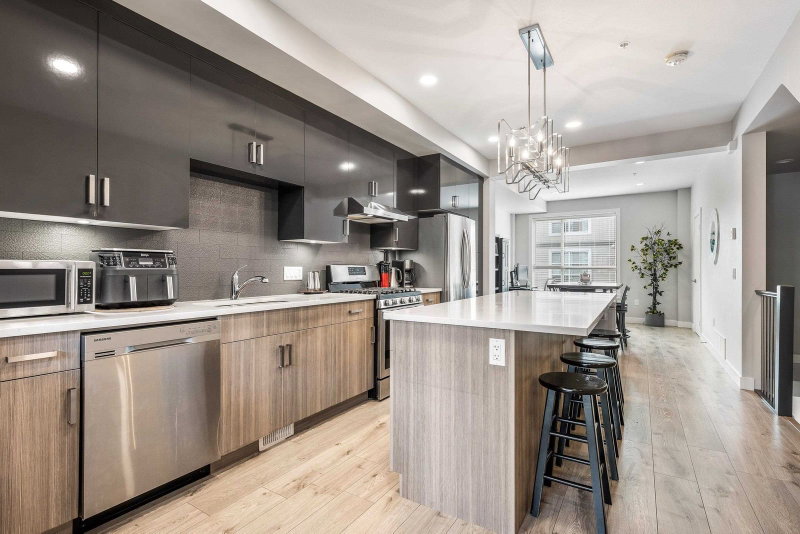 62 - 8413 Midtown Way