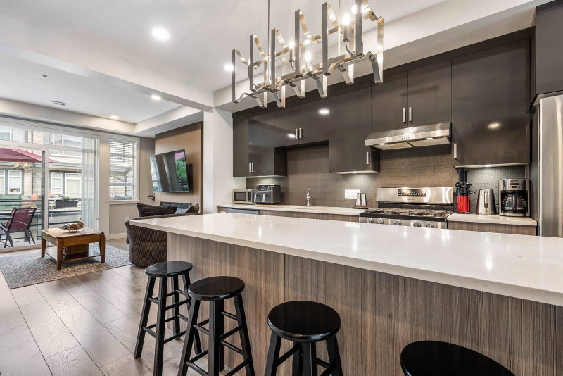62 - 8413 Midtown Way