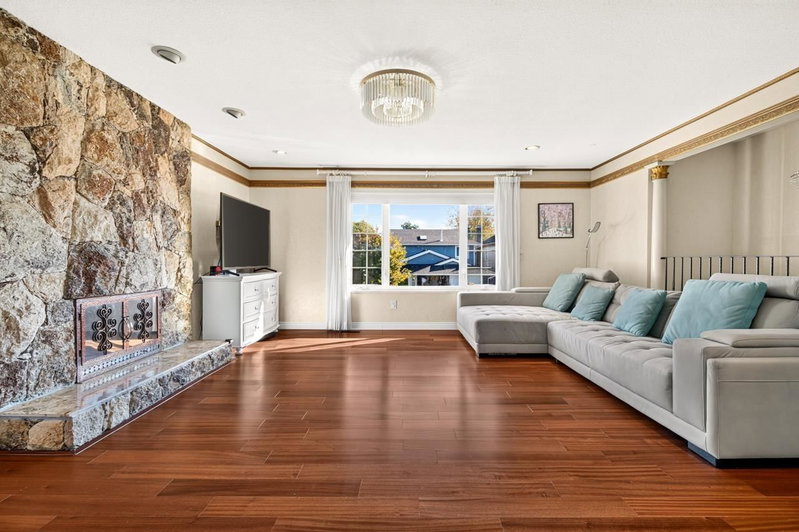 10291 Hollywell Drive