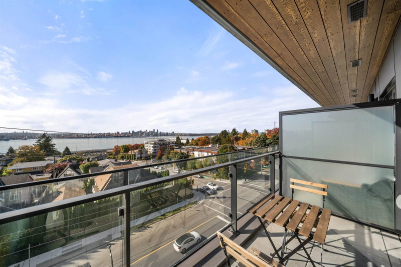 503 - 422 3rd Street E