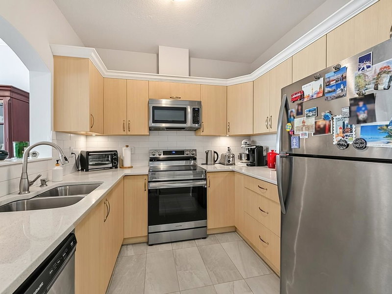 405 - 2985 Princess Crescent