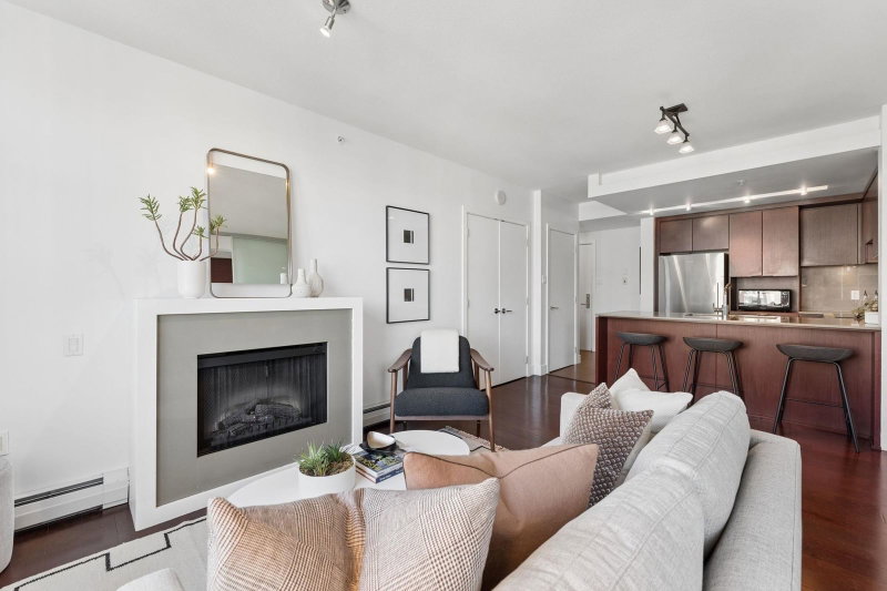 1101 - 158 13th Street W