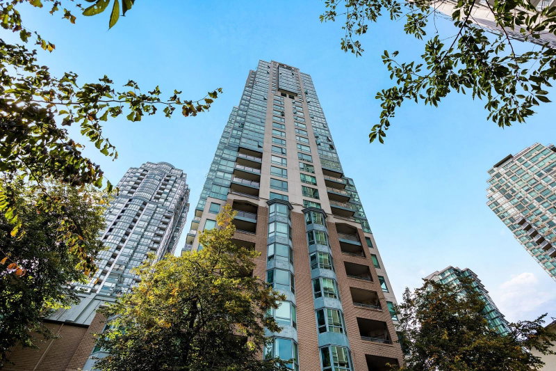 1702 - 1238 Melville Street