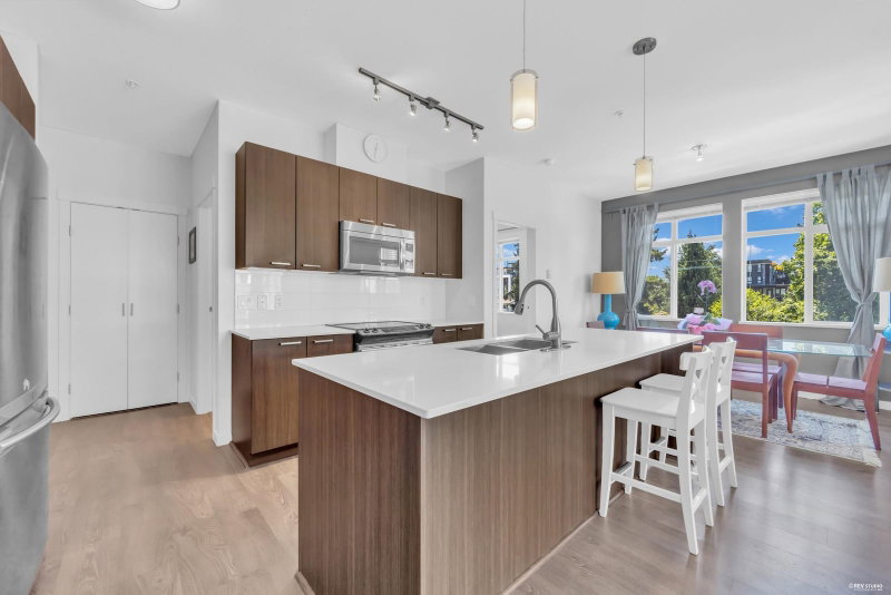 312 - 617 Smith Avenue