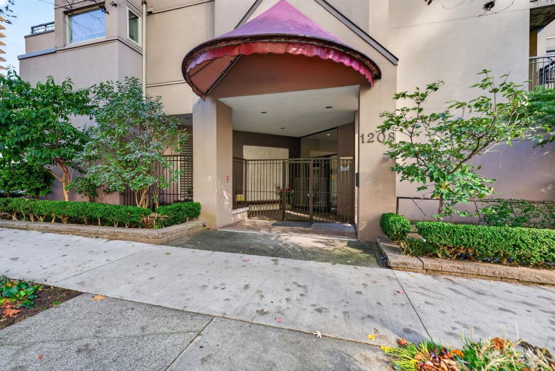 105 - 1208 Bidwell Street