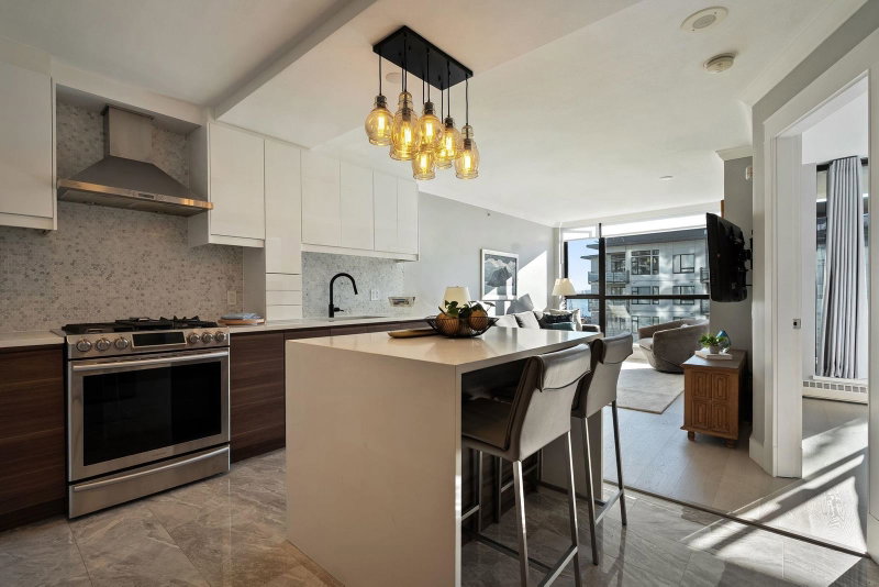 504 - 124 1st Street W