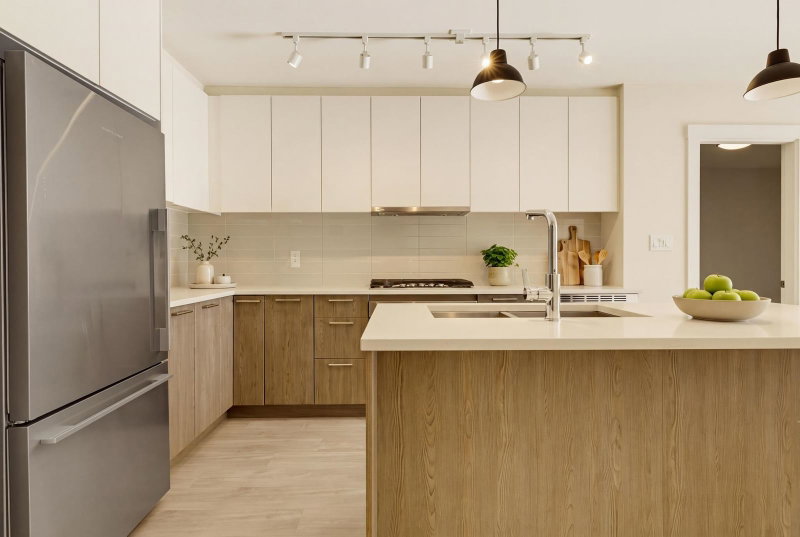 G4 - 625 3rd Street E
