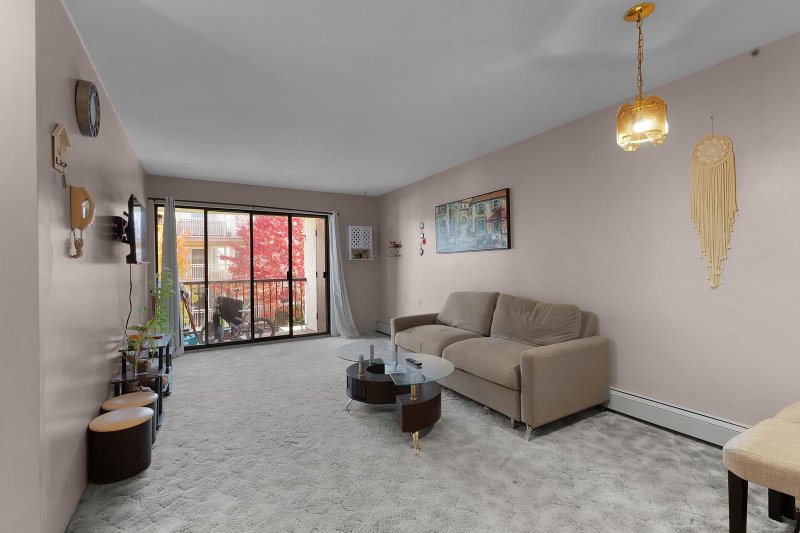 206 - 32733 Broadway Street E