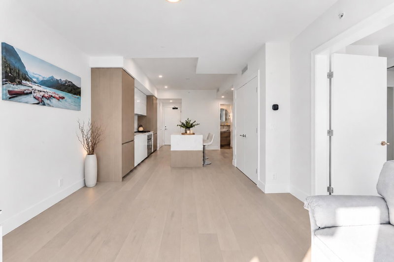 402 - 1342 Johnston Road