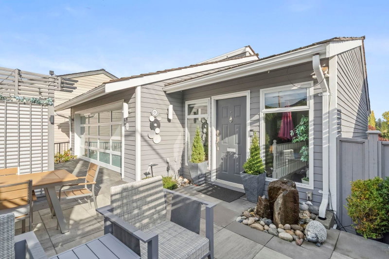 1430 View Crescent