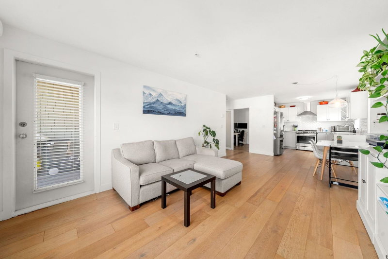 207 - 183 23rd Street W